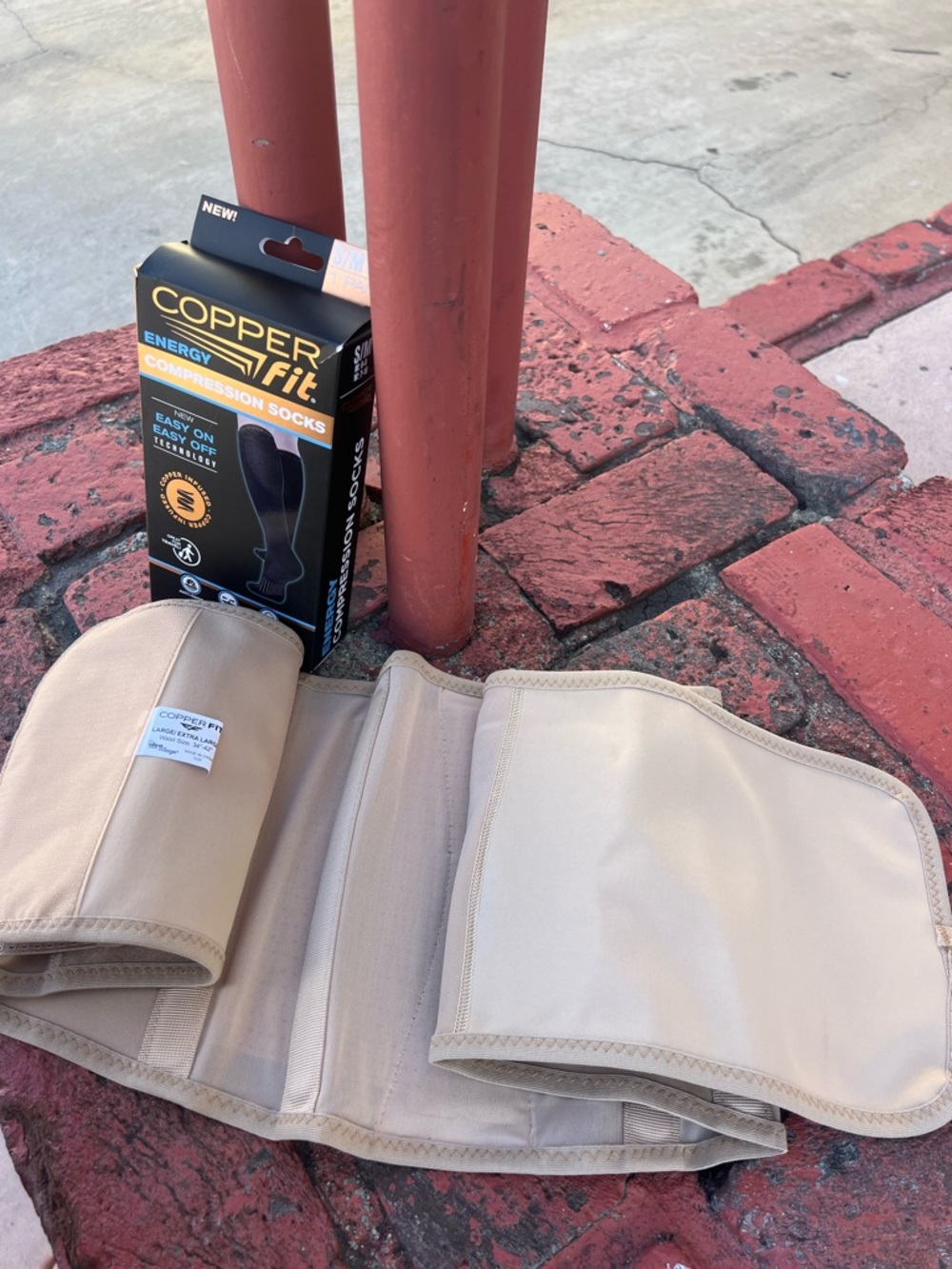 Copper Fit Beige Compression/Support Belt with Copper Fit Energy Socks - Picture 4 of 6